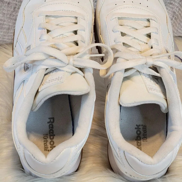 Womens White Reebok Classic‎ Run Sneakers Logo Cushioned Normcore Basic Size 10 - Picture 12 of 14